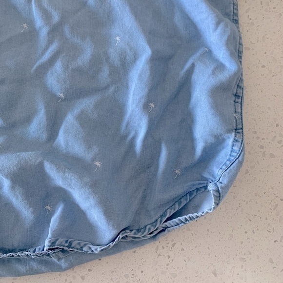 JACHS GIRLFRIEND chambray palm tree button down top size L - Picture 9 of 16